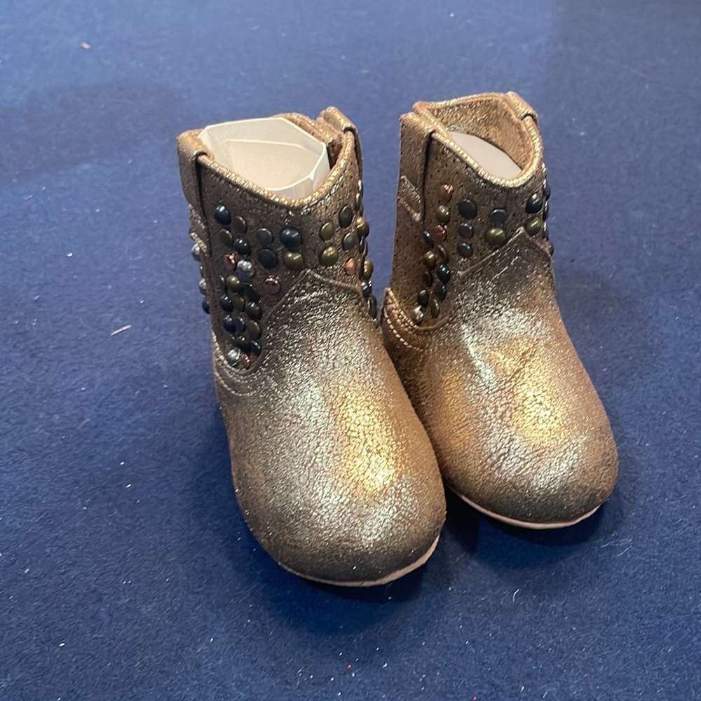 NEW Frye baby gold “Deborah” boots. Size 3